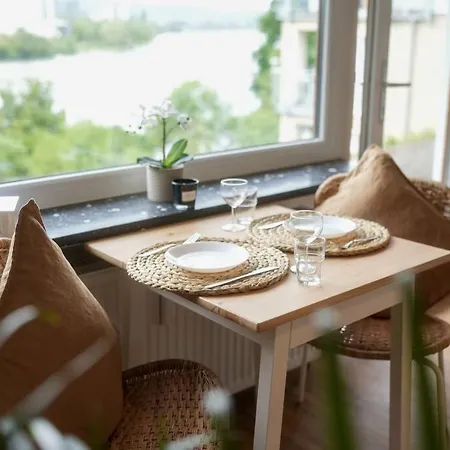 Boho Stil Mit Flussblick Nahe Stadtzentrum Appartamento