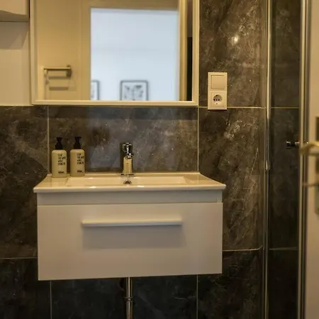 Appartement Boho Stil Mit Flussblick Nahe Stadtzentrum