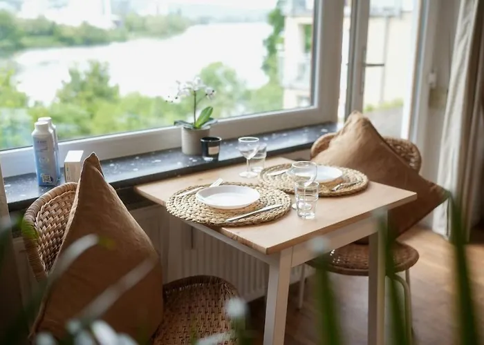 Boho Stil Mit Flussblick Nahe Stadtzentrum Apartamento