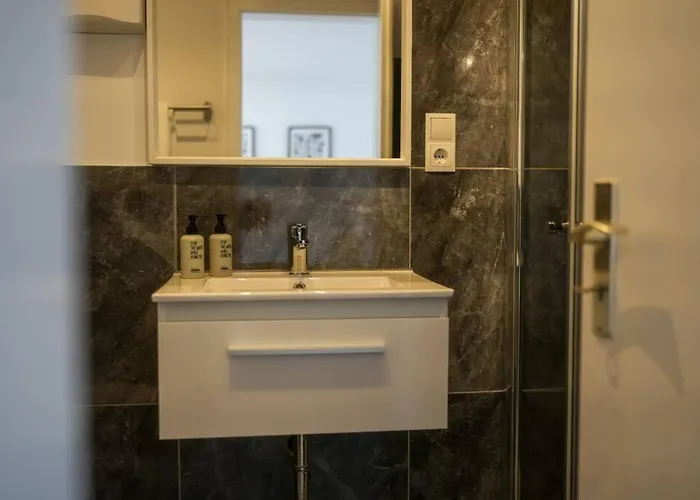 Apartamento Boho Stil Mit Flussblick Nahe Stadtzentrum